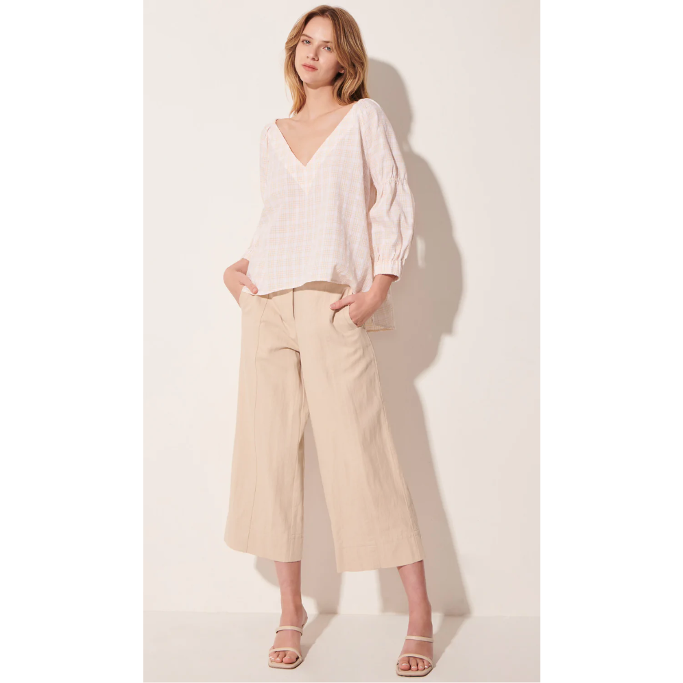 POL PLAZA V- NECK TOP PEBBLE/WHITE